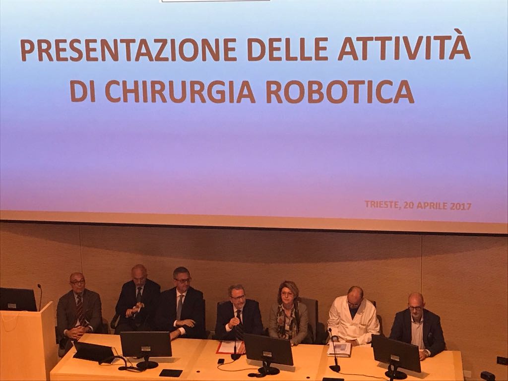foto chirurgia robotica