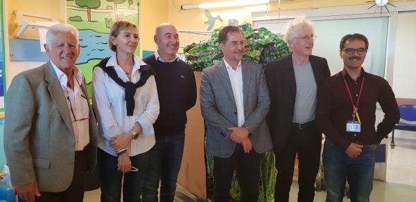 Donazione uovo cioccolato di 30 kg da parte del direttore del centro commerciale Montedoro sig. Sergio Bavazzano