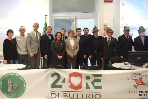 Foto gruppo alpini e autorità