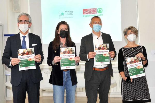 Foto di gruppo: direttori del Burlo G. e del Despar